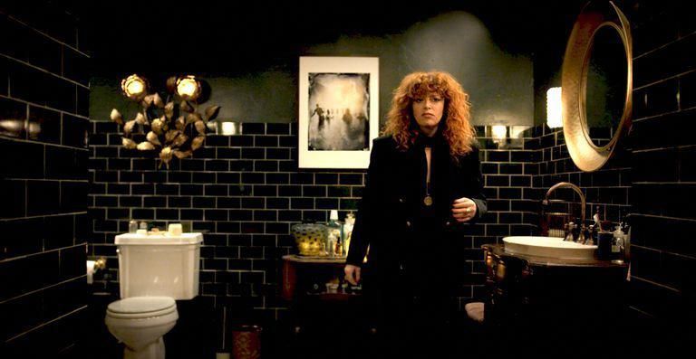 9 Iconic Bathroom Scenes In Movie And Tv